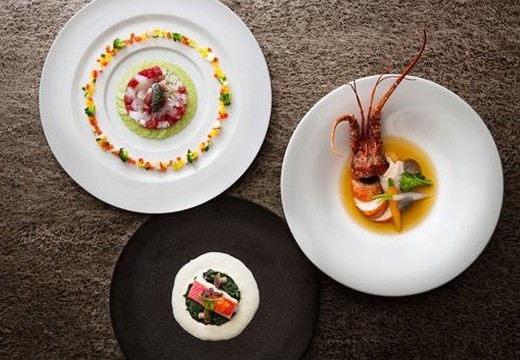 GLLARE MARUYAMA(グラーレ マルヤマ)。料理。シェフの洗練された技術が活きるメニューの数々