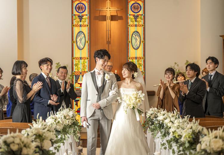 函館国際ホテル。挙式会場。希望に合わせキリスト教式・人前式を選べるチャペル