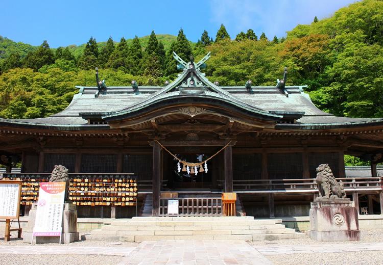 函館国際ホテル。挙式会場。1445年建立の『函館八幡宮』で行う神前式は最大80名まで