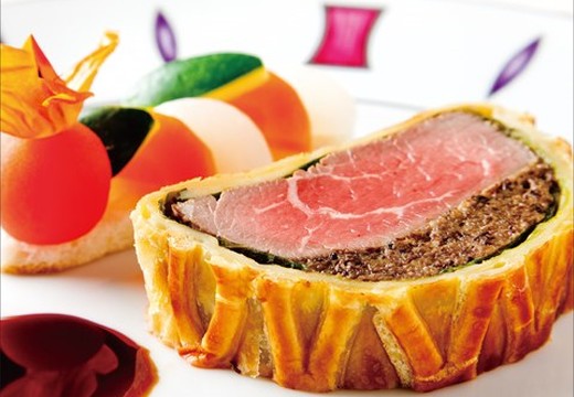 シャトレーゼ ガトーキングダム サッポロ。料理。数々の受賞歴誇る総料理長による料理は味もボリュームも抜群