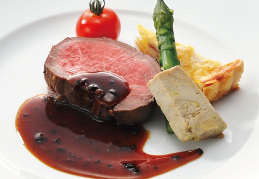 JASMAC PLAZA(ジャスマックプラザ)。料理。素材の良さを活かしつつ、和と洋がバランス良く融合されたメニュー