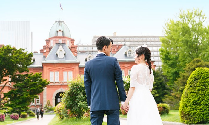 レストランMINAMI(レストランミナミ)。演出・小物。「赤れんが庁舎」を背景にしたロケーションフォトもおすすめです