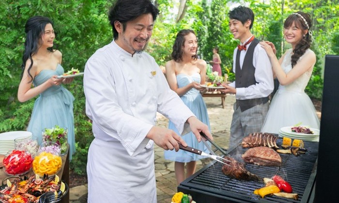 the Terrace(ザ テラス)。演出・小物。自然に囲まれたテラスで、ゲストと楽しむバーベキューの演出