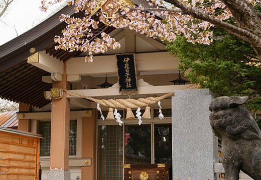 La Facon(ラ・ファソン)。挙式会場。式場からほど近い場所にあり、移動も便利な『伊夜日子神社』