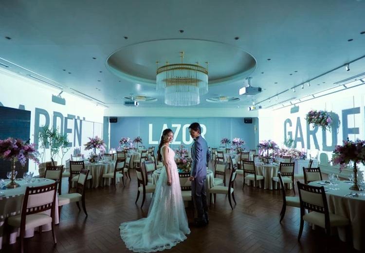 LAZOR GARDEN SAPPORO(ラソール ガーデン 札幌)。披露宴会場。3面をスクリーンにした大迫力の映像演出も楽しめます