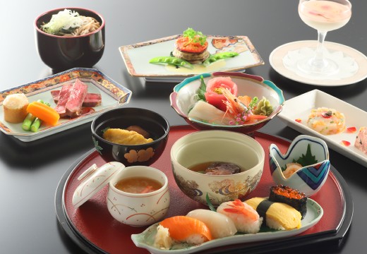 八戸グランドホテル。料理。豊かな味わいはもちろん、華やかな盛り付けで目も楽しませます
