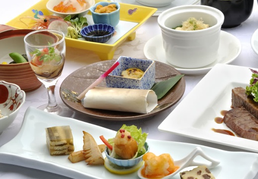 八戸プラザホテル。料理。海の幸、山の幸ともに豊富な地元・八戸の食材を使ったコース