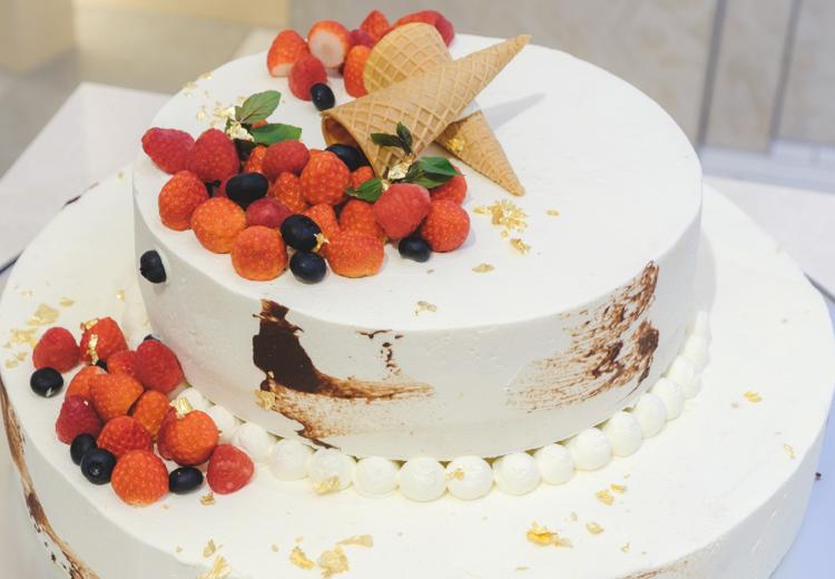 Le Grand Coeur(ル・グランクール)。料理。ウェディングケーキはふたりの要望するデザインも可能