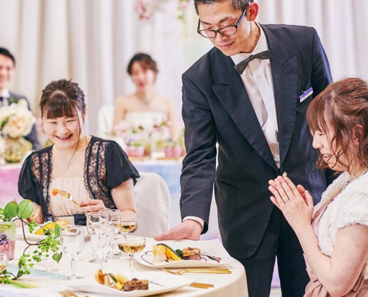 湯沢グランドホテル。スタッフ。結婚式当日は、きめ細かなサービスでゲストをもてなしてくれます