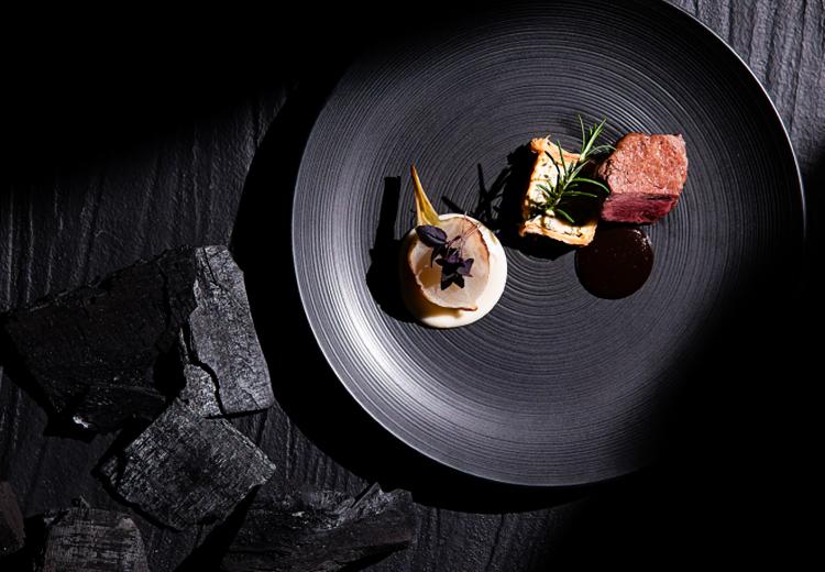 ノートルダム秋田(FIVESTAR WEDDING)。料理。地元・秋田の食材を取り入れたコース料理を振る舞うことも可能