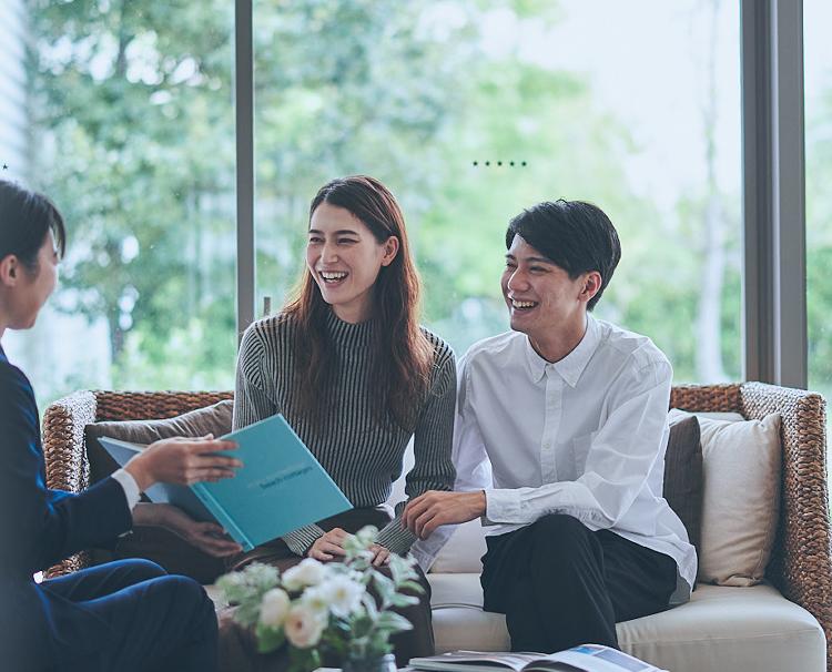 ノートルダム秋田(FIVESTAR WEDDING)。スタッフ。全スタッフが笑顔でふたりをサポートしてくれるので安心です