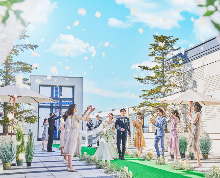 ノートルダム盛岡(FIVESTAR WEDDING)。演出・小物。開放感あふれるテラスでは多彩な演出が実現します