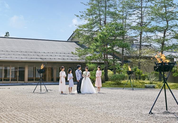花巻温泉 -The Grand Resort Hanamaki Onsen-（花巻温泉 －ザ グランド リゾート ハナマキオンセン－）。挙式会場。伝統的な雰囲気と厳粛な空気間に包まれる格式高い結婚式