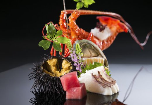 ホテルメトロポリタン盛岡 NEW WING(ニューウィング)。料理。エビやウニなど豪華な食材を惜しみなく使った、新鮮なお造り