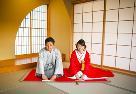 はまなすKaiyoukan(はまなす海洋館)。挙式会場。ドレスだけでなく、和装での結婚式にも対応しています