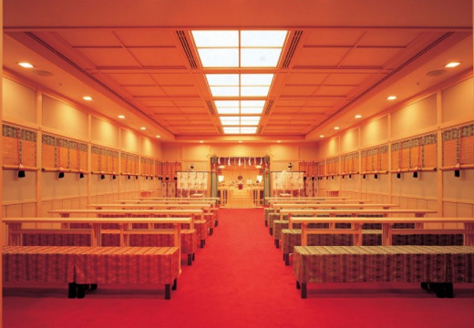 仙台ロイヤルパークホテル。挙式会場。最大50名迄着席可能な神殿では、「浦安の舞」も披露されます