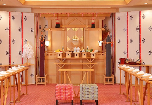 Hotel Matsushima Taikanso（ホテル松島大観荘）。挙式会場。最大30名まで収容できる、館内の神殿『常盤』