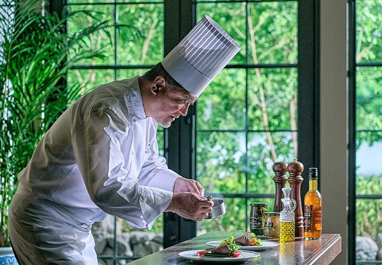 セントジェームスクラブ迎賓館仙台。料理。仙台ホテルで料理長を務めた蒲沢氏が婚礼料理を手掛けます