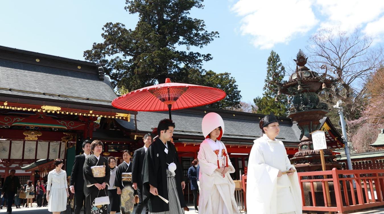 ANAホリデイ・イン仙台。仙台市や塩竈市などの提携神社を舞台にした厳かな神前式。雅な和装姿の花嫁が美しい花嫁行列を行える神社も選べます