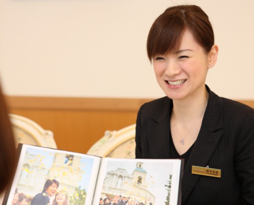 緑の迎賓館 ANGELINA(アンジェリーナ)。スタッフ。花嫁の緊張をほぐし、式を楽しむための手助けをしてくれます