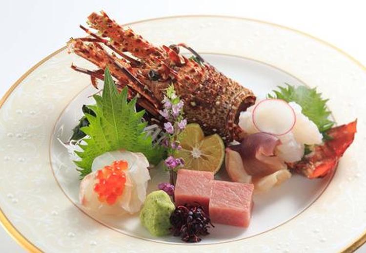 ホテルハマツ。料理。繊細な味付けや季節感あふれる盛り付けが魅力の日本料理