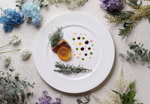 アニエス会津。料理。シェフのこだわりが感じられる美しい料理が並びます