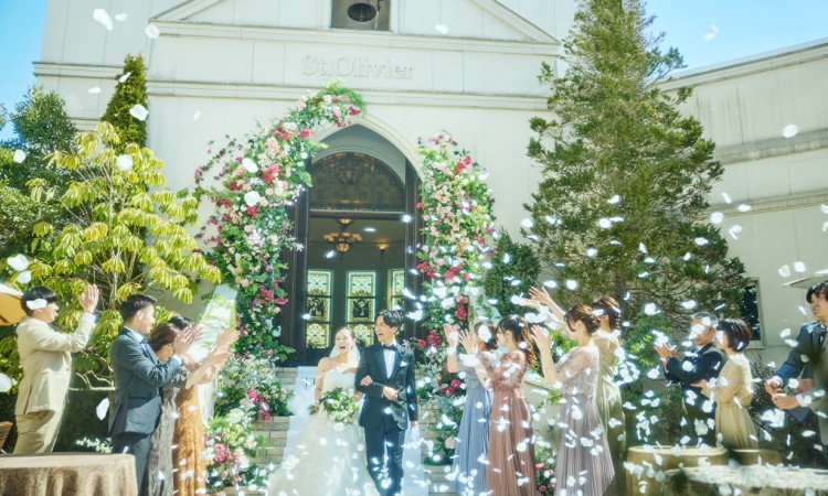 ミ・ピアーチェ。演出・小物。運命の一着を身にまとい、ガーデンが舞台のアフターセレモニーを満喫
