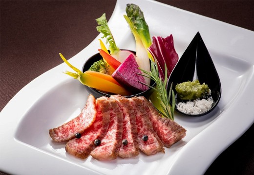 KAI KORIYAMA(廻 郡山)。料理。産地にまでこだわって厳選した食材を贅沢に使用しています