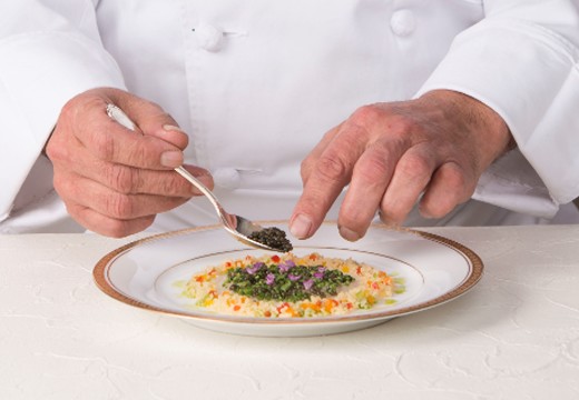 ホテル日航つくば。料理。美しい盛り付けの料理が、お祝いムードを演出します