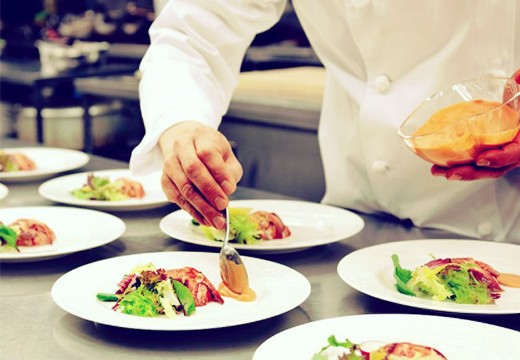 アーククラブ迎賓館 水戸。料理。料理はパーティー会場隣の厨房から出来たてをサーブ