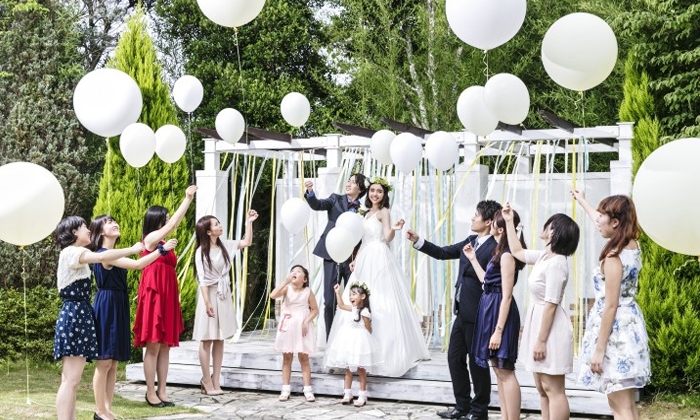 ARCHE(アルシェ)。演出・小物。緑のガーデンではバルーンリリースなどの演出も写真映えします