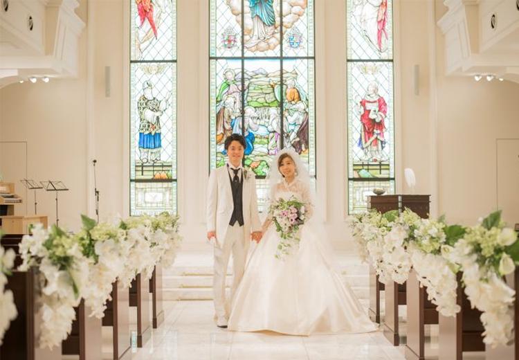 Franc Belle Amour(フラン・ベル・アムール)。挙式会場。厳かな教会式のほか、自由にアレンジできる人前式に対応