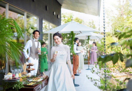 ザ グランダブリュー 水戸(THE GRAND W MITO)。披露宴会場。広大なバンケットテラスでのデザートビュッフェの演出