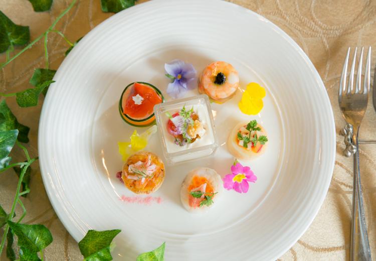 VILLA DOUX(ナチュラル ホーム ウェディング ヴィラ ドゥ)。料理。新郎新婦は、事前にすべての料理を試食することができるので安心