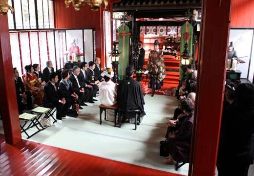 中禅寺金谷ホテル。挙式会場。『日光二荒山神社』には、両家合わせて約50名まで参列できます