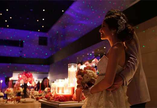 GLOBAL WEDDING DIADE(グローバルウエディング ディアーデ)。披露宴会場。会場全体を使った幻想的なプラネタリウムの演出も可能です