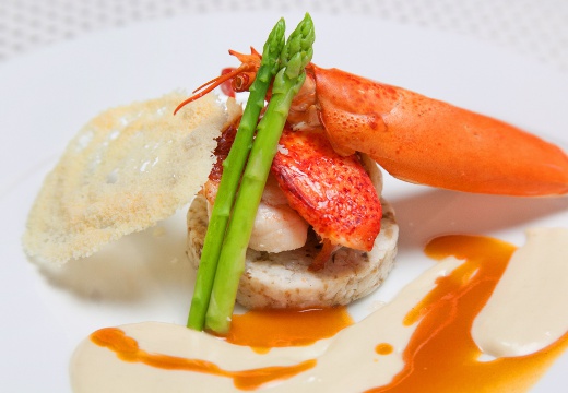 HOTEL BELLA-VITA(ホテル ベラヴィータ)。料理。料理には季節の地元食材が積極的に使われています