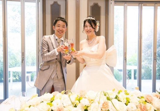 桐生グランドホテル。披露宴会場。ガーデンに面した窓からはたっぷりの自然光が差し込みます