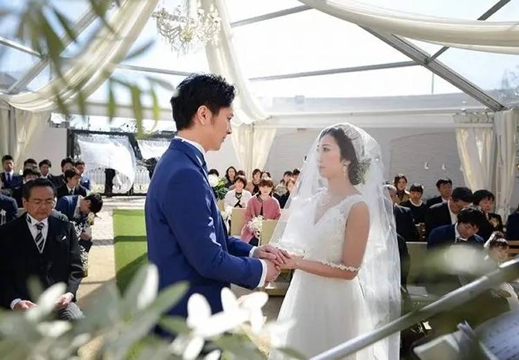 St. VILLAS DES MARIAGES 伊勢崎（セント ヴィラ・デ・マリアージュ伊勢崎）。挙式会場。幸せの象徴とされるオリーブの木に見守られながら挙式を行えます