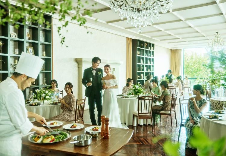 南青山サンタキアラ教会。披露宴会場。自宅にゲストを招待したようなアットホームな雰囲気が魅力