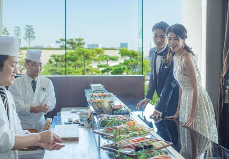 T’SUKI sur la mer(ツキ シュール ラ メール)。料理。板前が目の前で握った寿司を堪能できる「寿司LIVEバー」