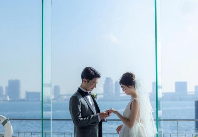 T’SUKI sur la mer(ツキ シュール ラ メール)。挙式会場。バンケットを挙式仕様にアレンジして宴内人前式にも対応
