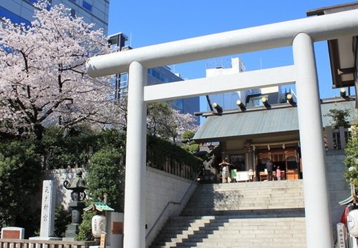 T’SUKI sur la mer(ツキ シュール ラ メール)。挙式会場。『芝大神宮』での神前式は最大50名まで着席できます