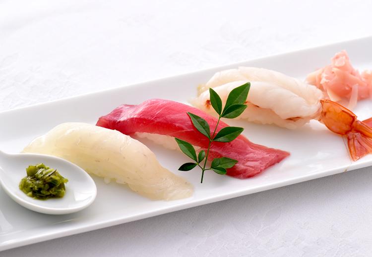 ホテルエミシア東京立川。料理。洋食メニューはもちろん、握り寿司などもゲストに振る舞えます