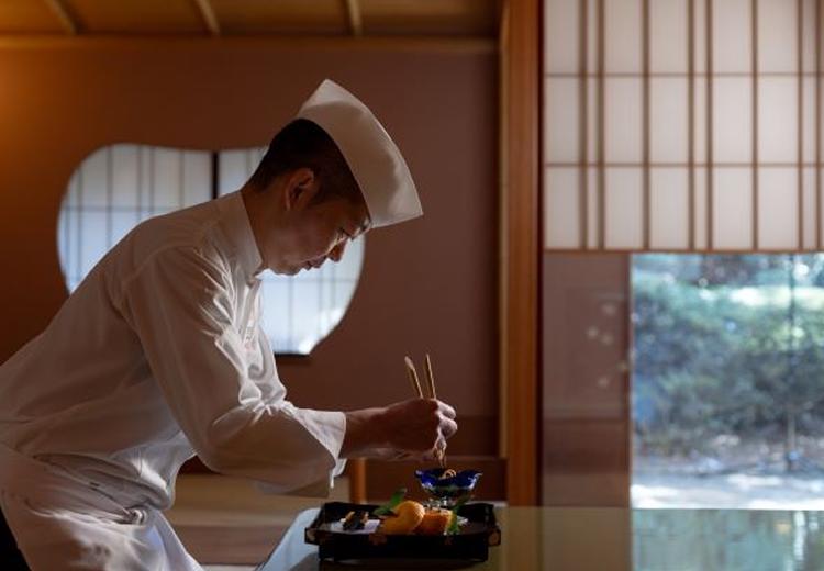 有栖川清水。料理。経験豊富な料理長がふたりのために心を込めて仕上げます
