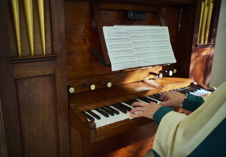 パトリック･キソ･ガーデン。挙式会場。パイプオルガンからは神聖な音色が響きわたります