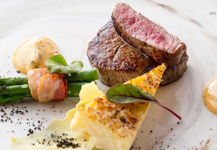 ヒルトン東京。料理。世界のVIPをもてなす『ヒルトン』の美食を堪能