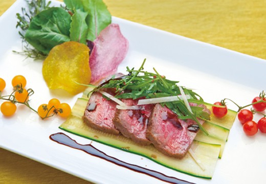 XEX ATAGO GREEN HILLS(ゼックス 愛宕 グリーンヒルズ)。ボリューム感のあるイタリア料理はゲストにも好評