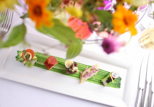 TABLEAUX(タブローズ)。料理。料理は、コーススタイルとビュッフェスタイルから選択可能です