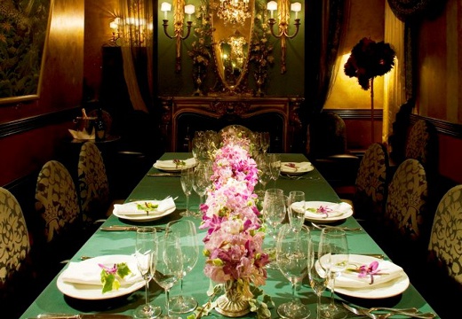 TABLEAUX(タブローズ)。披露宴会場。家族など少人数での会食に最適な会場も用意されています